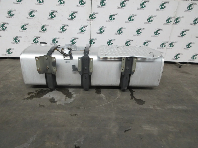 DAF 1944800 DIESELTANK 845 LITER INHOUT DAF XF 480 MODEL 2021 - Réservoir de carburant pour Camion: photos 3 DAF 1944800 DIESELTANK 845 LITER INHOUT DAF XF 480 MODEL 2021 - Réservoir de carburant pour Camion: photos 3