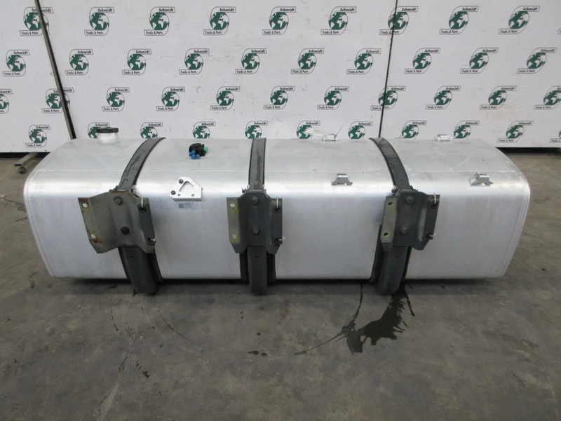DAF 1944800 DIESELTANK DAF XF CF 480 EURO 6 845 LITER MODEL 2020 - Réservoir de carburant pour Camion: photos 3 DAF 1944800 DIESELTANK DAF XF CF 480 EURO 6 845 LITER MODEL 2020 - Réservoir de carburant pour Camion: photos 3