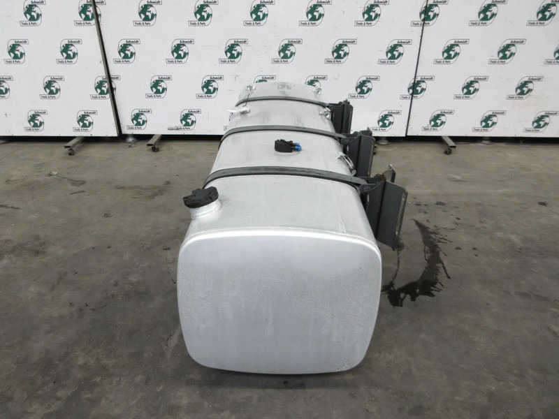 DAF 1944800 DIESELTANK DAF XF CF 480 EURO 6 845 LITER MODEL 2020 - Réservoir de carburant pour Camion: photos 2 DAF 1944800 DIESELTANK DAF XF CF 480 EURO 6 845 LITER MODEL 2020 - Réservoir de carburant pour Camion: photos 2