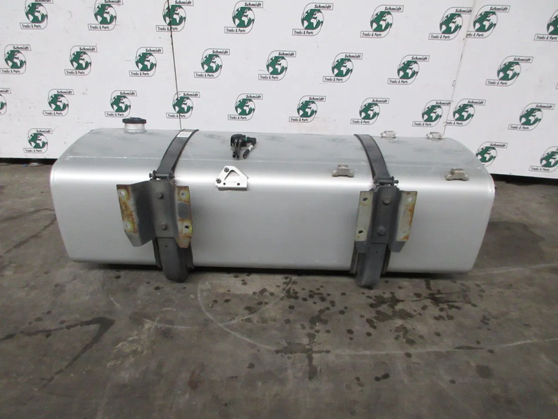 DAF 1945569 DIELESTANK 690 LITER DAF XF CF EURO 6 - Réservoir de carburant pour Camion: photos 3 DAF 1945569 DIELESTANK 690 LITER DAF XF CF EURO 6 - Réservoir de carburant pour Camion: photos 3