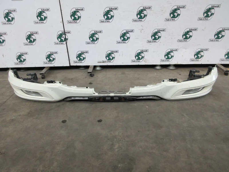 DAF 1953385 // 2032701 // 2032702 BUMPER MET MISTLAMP DAF XF 480 EURO 6 - Pare-chocs pour Camion: photos 5 DAF 1953385 // 2032701 // 2032702 BUMPER MET MISTLAMP DAF XF 480 EURO 6 - Pare-chocs pour Camion: photos 5