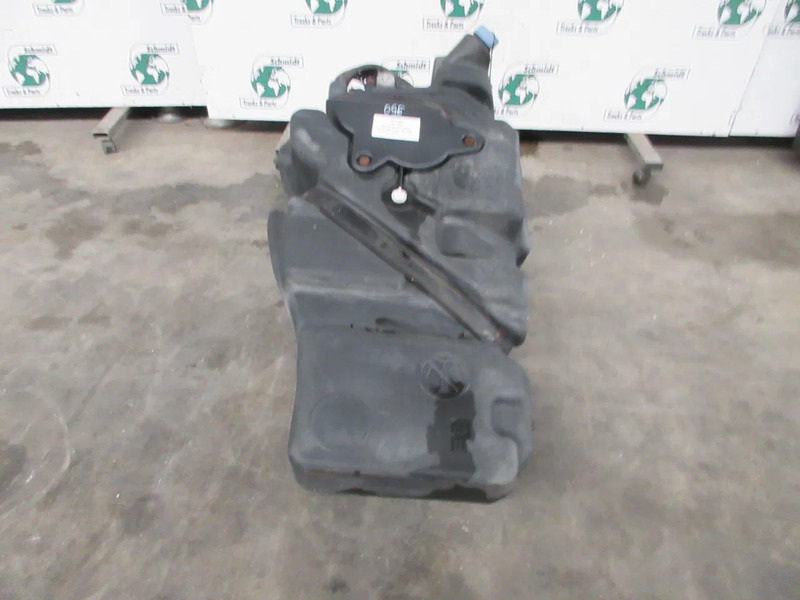 DAF 1981182 //1928238 // 1981181 DAF XF EURO 6 90 LITER INHOUD - Réservoir de carburant pour Camion: photos 2 DAF 1981182 //1928238 // 1981181 DAF XF EURO 6 90 LITER INHOUD - Réservoir de carburant pour Camion: photos 2