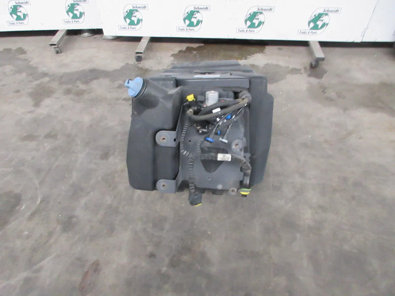 DAF 1981182 //1928238 // 1981181 DAF XF EURO 6 90 LITER INHOUD - Réservoir de carburant pour Camion: photos 5 DAF 1981182 //1928238 // 1981181 DAF XF EURO 6 90 LITER INHOUD - Réservoir de carburant pour Camion: photos 5
