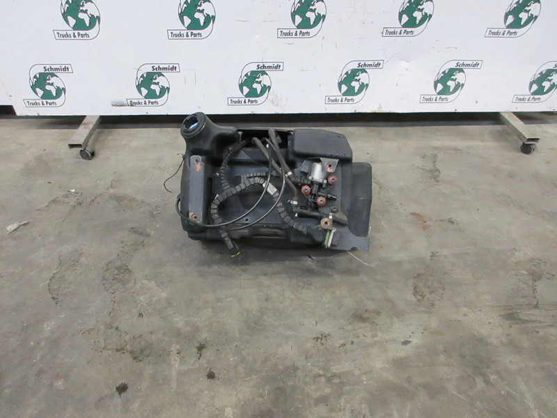 DAF 1981185 / 2018954 DAF CF 450 EURO 6 - Réservoir de carburant pour Camion: photos 4 DAF 1981185 / 2018954 DAF CF 450 EURO 6 - Réservoir de carburant pour Camion: photos 4