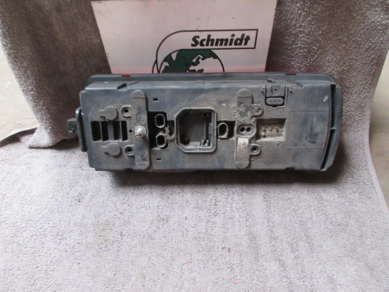 DAF 2002663 ACHTERLAMP DAF XF CF LF EURO 6 LINKS - Feu arrière pour Camion: photos 5 DAF 2002663 ACHTERLAMP DAF XF CF LF EURO 6 LINKS - Feu arrière pour Camion: photos 5