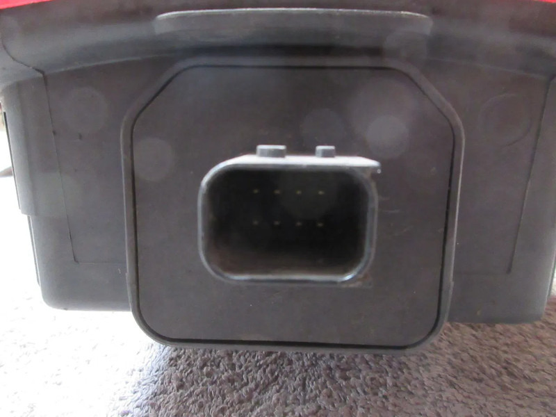 DAF 2002663 ACHTERLAMP DAF XF CF LF EURO 6 LINKS - Feu arrière pour Camion: photos 4 DAF 2002663 ACHTERLAMP DAF XF CF LF EURO 6 LINKS - Feu arrière pour Camion: photos 4