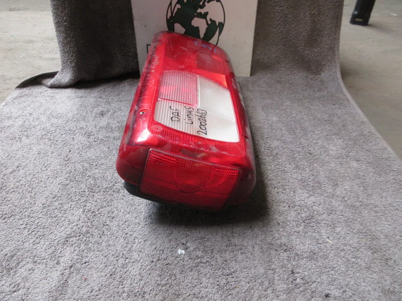 DAF 2002663 ACHTERLAMP DAF XF CF LF EURO 6 LINKS - Feu arrière pour Camion: photos 2 DAF 2002663 ACHTERLAMP DAF XF CF LF EURO 6 LINKS - Feu arrière pour Camion: photos 2