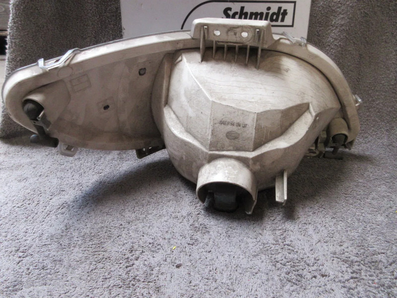 DAF 2032701 // 2032702 MISTLAMP R+L DAF XF CF EURO 6 MODEL 2018 - Feu anti-brouillard pour Camion: photos 3 DAF 2032701 // 2032702 MISTLAMP R+L DAF XF CF EURO 6 MODEL 2018 - Feu anti-brouillard pour Camion: photos 3