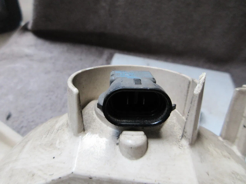 DAF 2032701 // 2032702 MISTLAMP R+L DAF XF CF EURO 6 MODEL 2018 - Feu anti-brouillard pour Camion: photos 5 DAF 2032701 // 2032702 MISTLAMP R+L DAF XF CF EURO 6 MODEL 2018 - Feu anti-brouillard pour Camion: photos 5