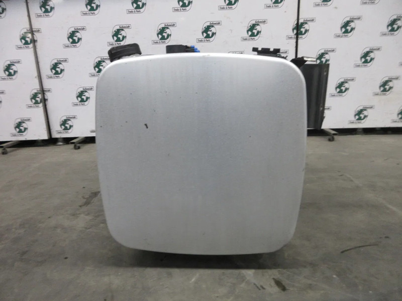 DAF 2041734 DIESELTANK 700 LITER DAF XF CF 480 EURO 6 MODEL 2020 - Réservoir de carburant pour Camion: photos 4 DAF 2041734 DIESELTANK 700 LITER DAF XF CF 480 EURO 6 MODEL 2020 - Réservoir de carburant pour Camion: photos 4