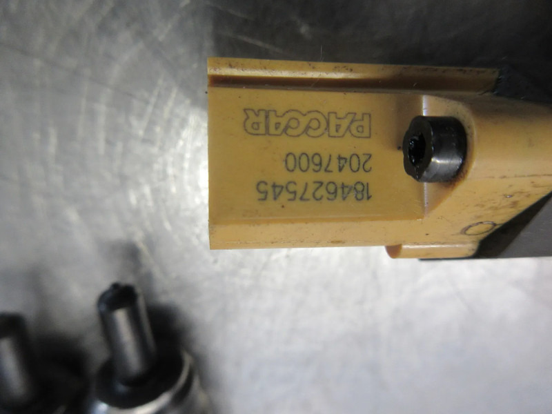 DAF 2047600 INJECTORS DAF XF CF 480 EURO 6 MODEL 2021 - Filtre à carburant pour Camion: photos 3 DAF 2047600 INJECTORS DAF XF CF 480 EURO 6 MODEL 2021 - Filtre à carburant pour Camion: photos 3