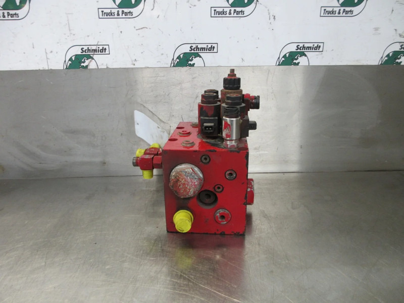 DAF VSE R 2792 // 11072745//A 08377.0.04 VENTIELBLOCK DAF GINAF - Hydraulique pour Camion: photos 2 DAF VSE R 2792 // 11072745//A 08377.0.04 VENTIELBLOCK DAF GINAF - Hydraulique pour Camion: photos 2