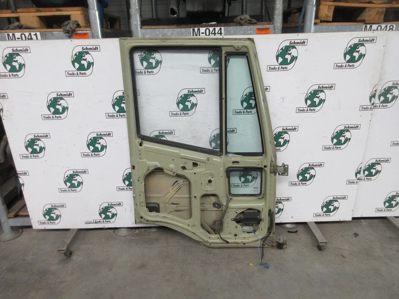 Iveco STRALIS 504015938 PORTIER LINKS EURO 5 - Portière et pièces pour Camion: photos 4 Iveco STRALIS 504015938 PORTIER LINKS EURO 5 - Portière et pièces pour Camion: photos 4