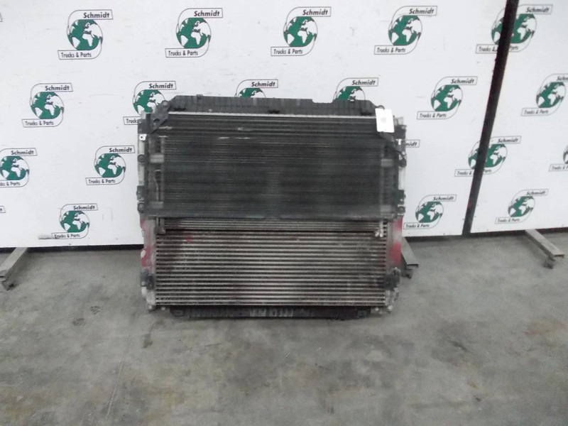 MAN 18.440 81.06000-6207 RADIATOR - Radiateur pour Camion: photos 2 MAN 18.440 81.06000-6207 RADIATOR - Radiateur pour Camion: photos 2