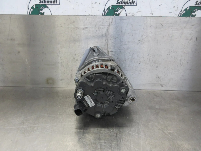 MAN 51.26101-7348 DYNAMO MAN 18.510 EURO 6 MODEL 2022 - Alternateur pour Camion: photos 3 MAN 51.26101-7348 DYNAMO MAN 18.510 EURO 6 MODEL 2022 - Alternateur pour Camion: photos 3