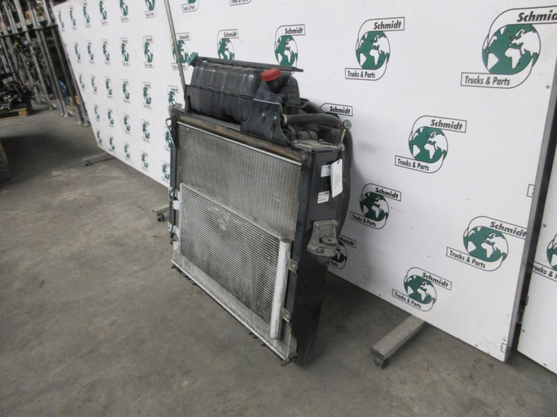 MAN 81.06101-0076 - 81.06101-0073 / RADIATEUR TGS EURO 6 - Radiateur pour Camion: photos 2 MAN 81.06101-0076 - 81.06101-0073 / RADIATEUR TGS EURO 6 - Radiateur pour Camion: photos 2