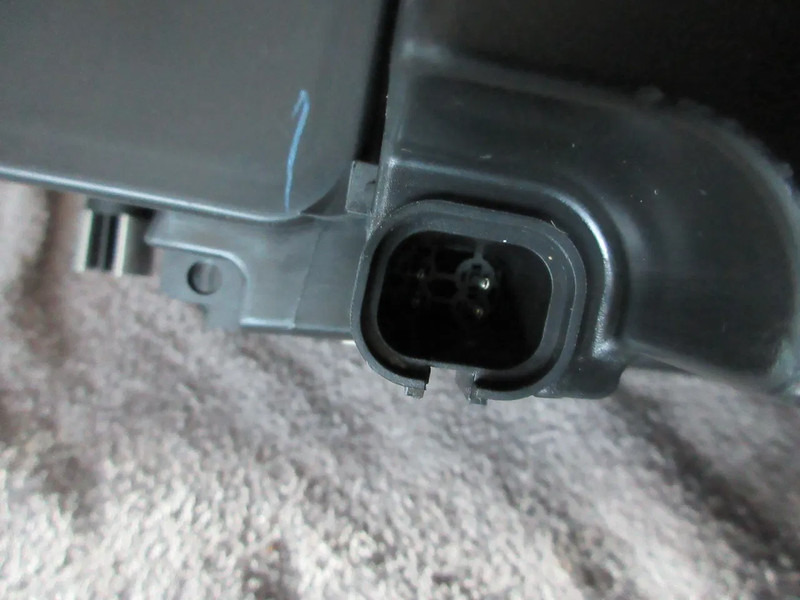 MAN 81.25101-6522 // 81.25101-6798 MAN MISTLAMP NIEUWE !!! RECHTS - Feu anti-brouillard pour Camion: photos 4 MAN 81.25101-6522 // 81.25101-6798 MAN MISTLAMP NIEUWE !!! RECHTS - Feu anti-brouillard pour Camion: photos 4