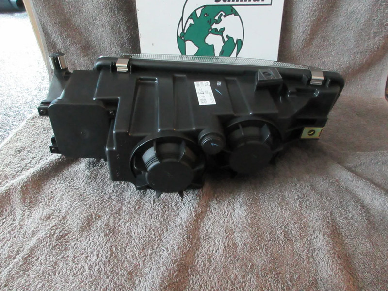MAN 81.25101-6522 // 81.25101-6798 MAN MISTLAMP NIEUWE !!! RECHTS - Feu anti-brouillard pour Camion: photos 3 MAN 81.25101-6522 // 81.25101-6798 MAN MISTLAMP NIEUWE !!! RECHTS - Feu anti-brouillard pour Camion: photos 3