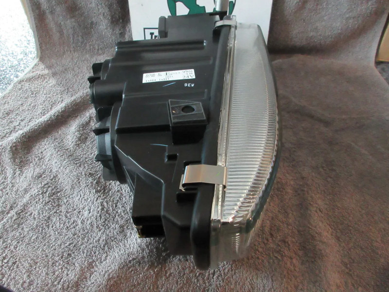 MAN 81.25101-6522 // 81.25101-6798 MAN MISTLAMP NIEUWE !!! RECHTS - Feu anti-brouillard pour Camion: photos 2 MAN 81.25101-6522 // 81.25101-6798 MAN MISTLAMP NIEUWE !!! RECHTS - Feu anti-brouillard pour Camion: photos 2