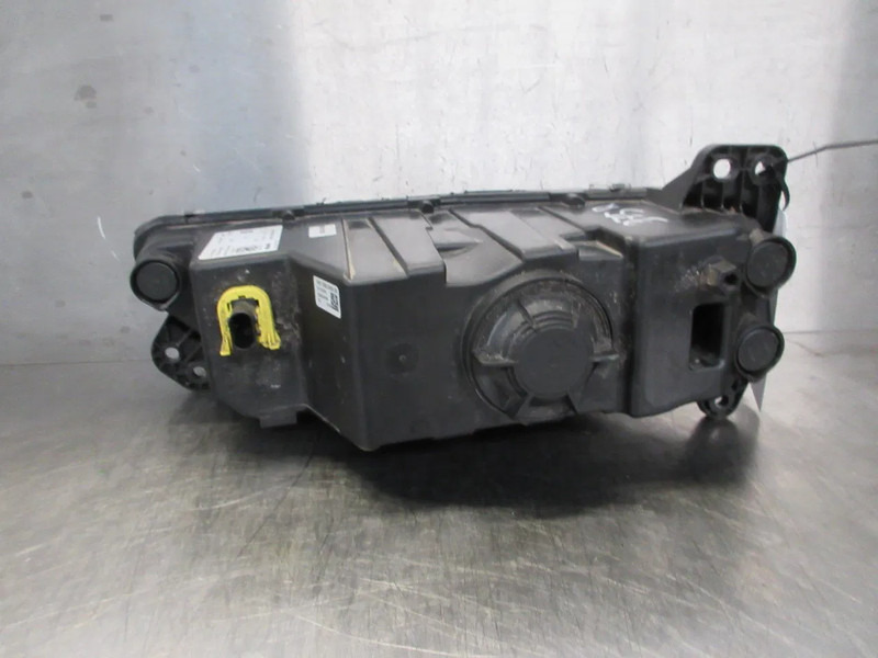 MAN 81.25204-0002 MISTLAMP 18.250 EURO 6 RECHTS - Feu anti-brouillard pour Camion: photos 3 MAN 81.25204-0002 MISTLAMP 18.250 EURO 6 RECHTS - Feu anti-brouillard pour Camion: photos 3