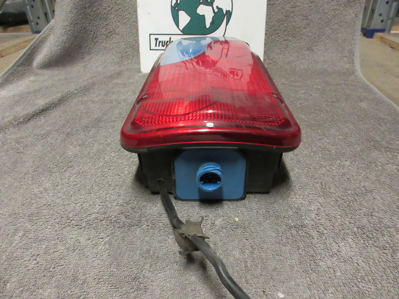 MAN 81.25225-6544// 81.25225-6545 ACHTER LAMP MAN TGS TGX TGM TGL EURO 6 - Feu arrière pour Camion: photos 3 MAN 81.25225-6544// 81.25225-6545 ACHTER LAMP MAN TGS TGX TGM TGL EURO 6 - Feu arrière pour Camion: photos 3