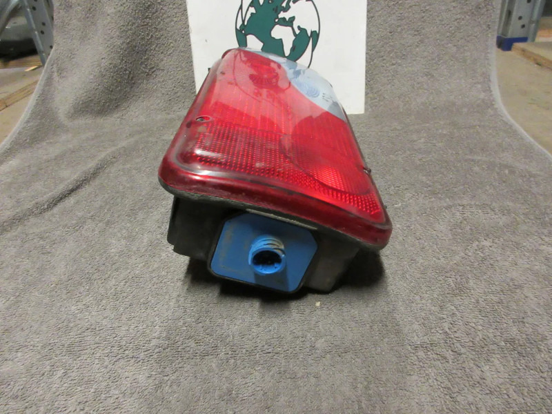 MAN 81.25225-6544// 81.25225-6545 ACHTER LAMP MAN TGS TGX TGM TGL EURO 6 - Feu arrière pour Camion: photos 4 MAN 81.25225-6544// 81.25225-6545 ACHTER LAMP MAN TGS TGX TGM TGL EURO 6 - Feu arrière pour Camion: photos 4