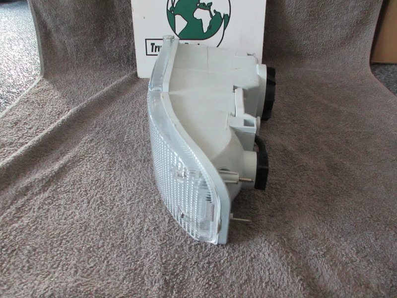 MAN 81.25320-6111/6091//81.25320-6112//6092 MISTLAMP R+L NIEUWE & GEBRUIKT EURO 3 - Feu anti-brouillard pour Camion: photos 5 MAN 81.25320-6111/6091//81.25320-6112//6092 MISTLAMP R+L NIEUWE & GEBRUIKT EURO 3 - Feu anti-brouillard pour Camion: photos 5