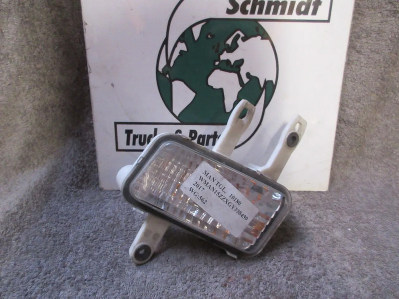 MAN 81.25320-6122 KNIPERLICHT RECHTS EN LINKS MAN TGM TGL EURO 6 - Clignotants pour Camion: photos 3 MAN 81.25320-6122 KNIPERLICHT RECHTS EN LINKS MAN TGM TGL EURO 6 - Clignotants pour Camion: photos 3