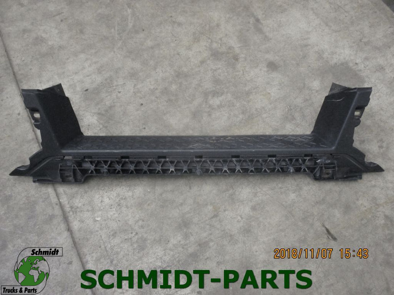 MAN 81.41614-6010 TGS Euro6 Voetsteun Midden - Pare-chocs pour Camion: photos 1 MAN 81.41614-6010 TGS Euro6 Voetsteun Midden - Pare-chocs pour Camion: photos 1