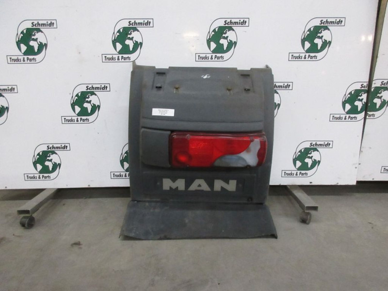 MAN 81.66410-6605/ 81.66410-6599// SPARTBORD MAN TGX TGS EURO 6 RECHTS EN LINKS - Carrosserie et extérieur pour Camion: photos 3 MAN 81.66410-6605/ 81.66410-6599// SPARTBORD MAN TGX TGS EURO 6 RECHTS EN LINKS - Carrosserie et extérieur pour Camion: photos 3