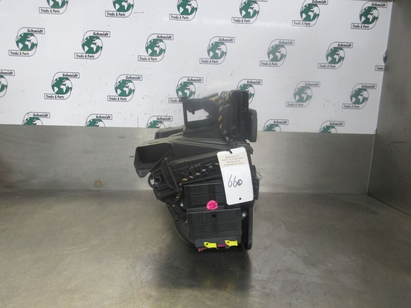 MAN TGX 81.61900-6466 KACHELHUIS EURO 6 - Chauffage/ Ventilation pour Camion: photos 2 MAN TGX 81.61900-6466 KACHELHUIS EURO 6 - Chauffage/ Ventilation pour Camion: photos 2