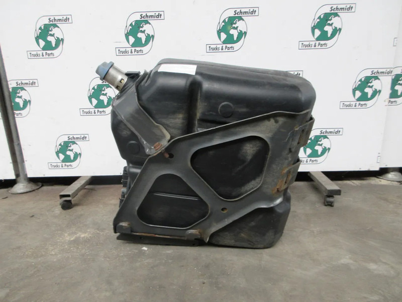 Réservoir de carburant pour Camion Mercedes-Benz A 960 470 15 15 AD BLUE TANK MERCEDES BENZ MP 4 EURO 6: photos 8