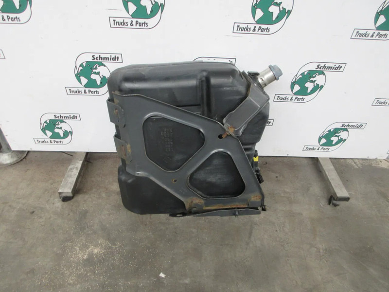 Réservoir de carburant pour Camion Mercedes-Benz A 960 470 15 15 AD BLUE TANK MERCEDES BENZ MP 4 EURO 6: photos 6