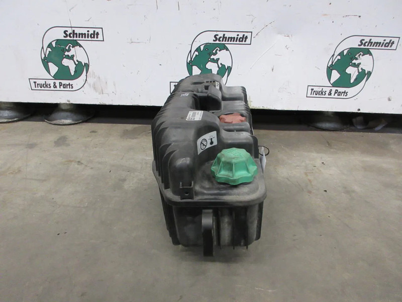 Mercedes-Benz A 960 501 90 03 WATERTANK MERCEDES BENZ 1833 MP4 EURO 6 - Vase d'expansion pour Camion: photos 2 Mercedes-Benz A 960 501 90 03 WATERTANK MERCEDES BENZ 1833 MP4 EURO 6 - Vase d'expansion pour Camion: photos 2