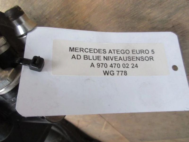 Mercedes-Benz ATEGO A 970 470 02 24 ADBLUE SENSOR EURO 5 - Préparation du carburant pour Camion: photos 3 Mercedes-Benz ATEGO A 970 470 02 24 ADBLUE SENSOR EURO 5 - Préparation du carburant pour Camion: photos 3