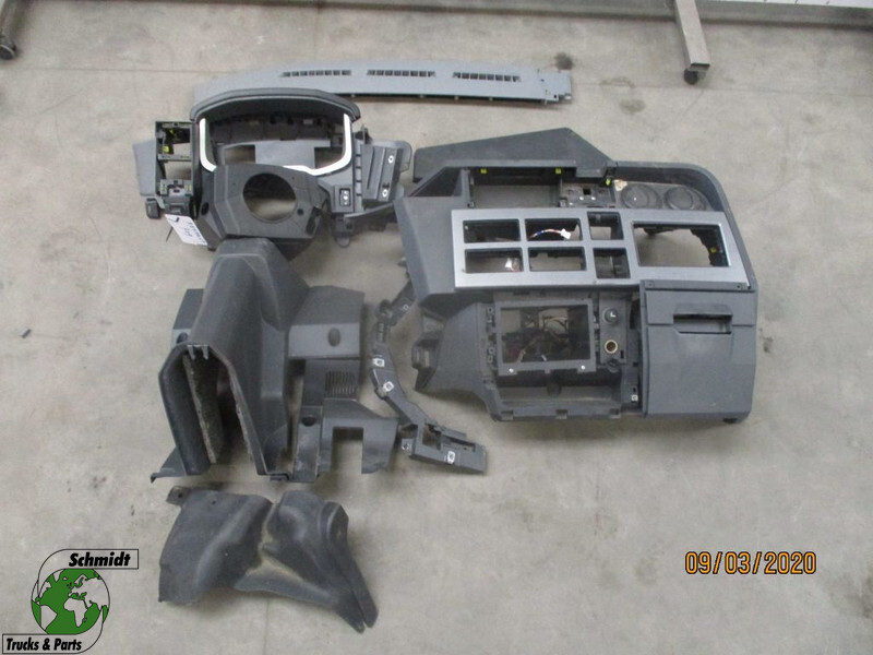 Renault T 460 DASBOARD DELEN - Panel de instrumentos pour Camion: photos 1 Renault T 460 DASBOARD DELEN - Panel de instrumentos pour Camion: photos 1