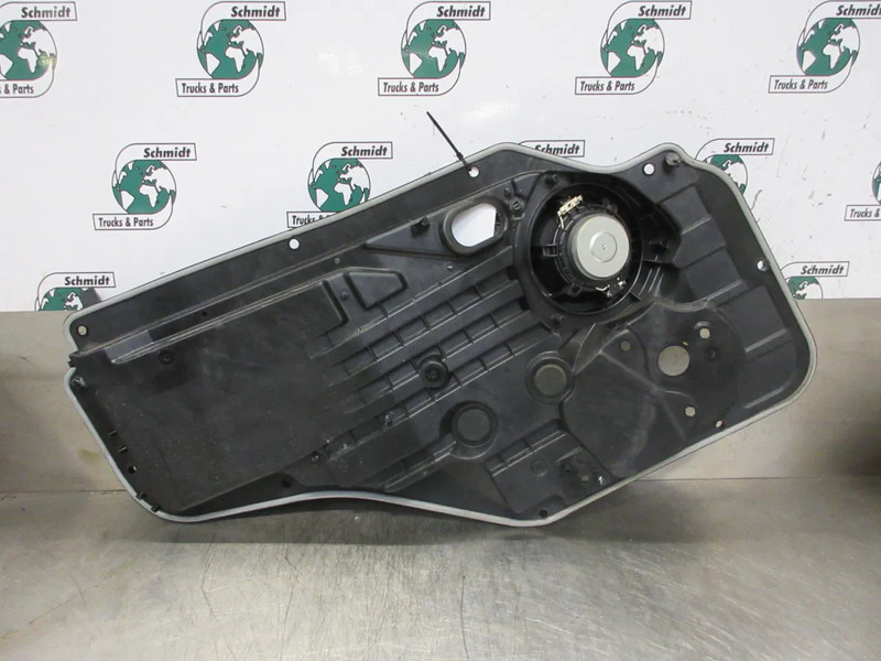 Scania 2307764 BINNEN DEURPLAAT SCANIA S 450 RECHTS NGS - Cabine et intérieur pour Camion: photos 2 Scania 2307764 BINNEN DEURPLAAT SCANIA S 450 RECHTS NGS - Cabine et intérieur pour Camion: photos 2