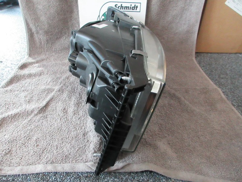 Scania 2416136 KOPLAMP LINKS SCANIA R 450 EURO 6 NIEUWE !!! - Feu avant pour Camion: photos 2 Scania 2416136 KOPLAMP LINKS SCANIA R 450 EURO 6 NIEUWE !!! - Feu avant pour Camion: photos 2
