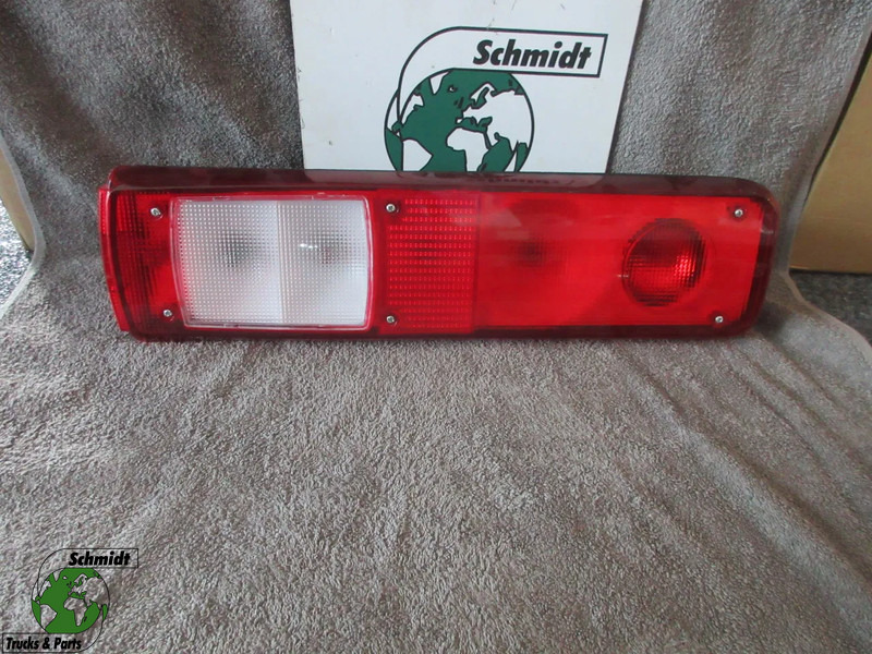 Volvo 20802346//20802350 ACHTER LAMP VOLVO & RENAULT EURO 5 / 6 NIEUWE - Feu arrière pour Camion: photos 1 Volvo 20802346//20802350 ACHTER LAMP VOLVO & RENAULT EURO 5 / 6 NIEUWE - Feu arrière pour Camion: photos 1