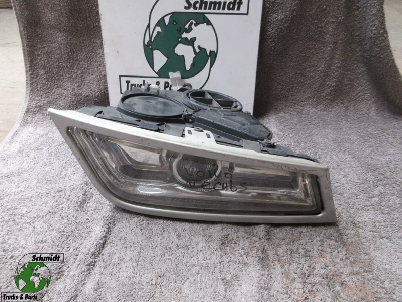 Volvo 21297917 // 21297918 MISTLAMP VOLVO FH SERIE EURO 5 RECHTS EN LINKS - Feu anti-brouillard pour Camion: photos 1 Volvo 21297917 // 21297918 MISTLAMP VOLVO FH SERIE EURO 5 RECHTS EN LINKS - Feu anti-brouillard pour Camion: photos 1