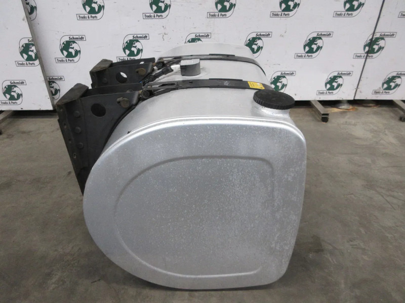 Volvo 21516447 // 20367137 // 20503505 DIESELTANK 405 LITER VOLVO FM EURO 6 - Réservoir de carburant pour Camion: photos 2 Volvo 21516447 // 20367137 // 20503505 DIESELTANK 405 LITER VOLVO FM EURO 6 - Réservoir de carburant pour Camion: photos 2