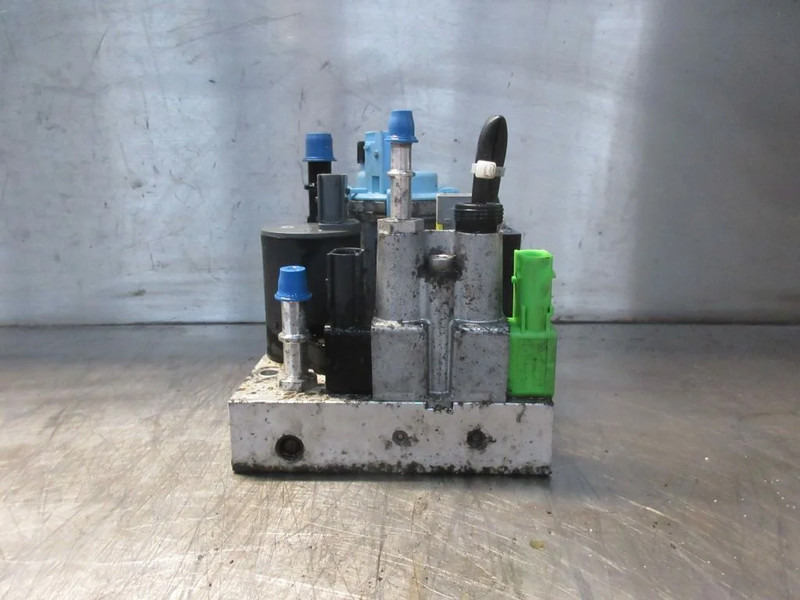 Préparation du carburant Volvo 22209517/22610216/85020666 AD BLUE POMP VOLVO EURO 6: photos 9