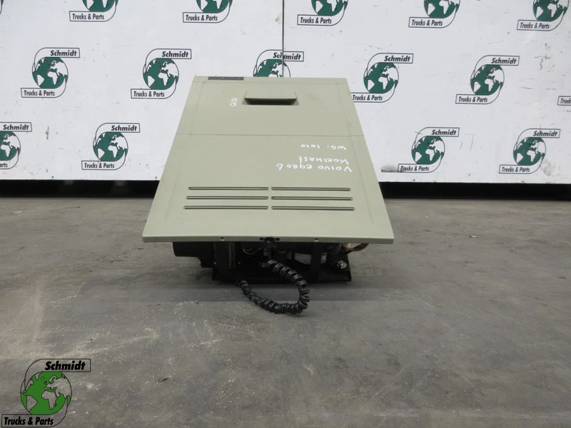 Volvo 82174070 KOELKAST VOLVO FH 460 EURO 6 MODEL 2021 - Système électrique pour Camion: photos 1 Volvo 82174070 KOELKAST VOLVO FH 460 EURO 6 MODEL 2021 - Système électrique pour Camion: photos 1