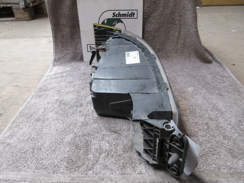 Volvo 84186279 MISTLAMP VOLVO LINKS FH SERIE EURO 6 - Feu anti-brouillard pour Camion: photos 2 Volvo 84186279 MISTLAMP VOLVO LINKS FH SERIE EURO 6 - Feu anti-brouillard pour Camion: photos 2