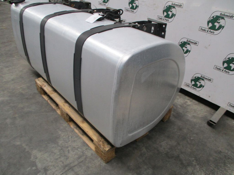 Volvo FM 21516457 BRANDSTOFTANK 730L EURO 5 - Réservoir de carburant pour Camion: photos 3 Volvo FM 21516457 BRANDSTOFTANK 730L EURO 5 - Réservoir de carburant pour Camion: photos 3