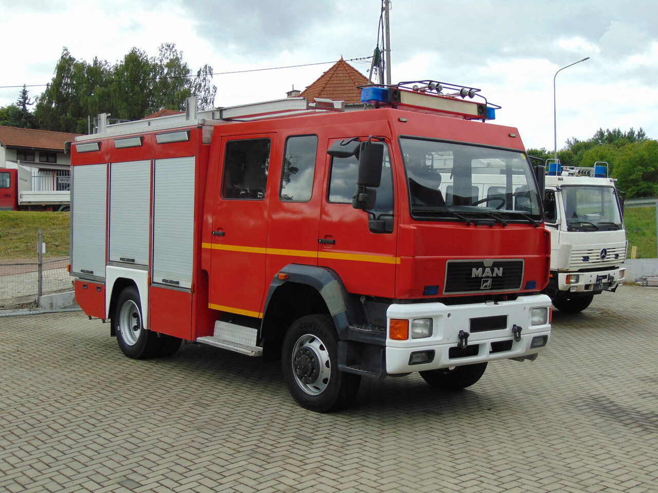 MAN LE14.260 4x4 MAGIRUS - Camion de pompier: photos 2 MAN LE14.260 4x4 MAGIRUS - Camion de pompier: photos 2
