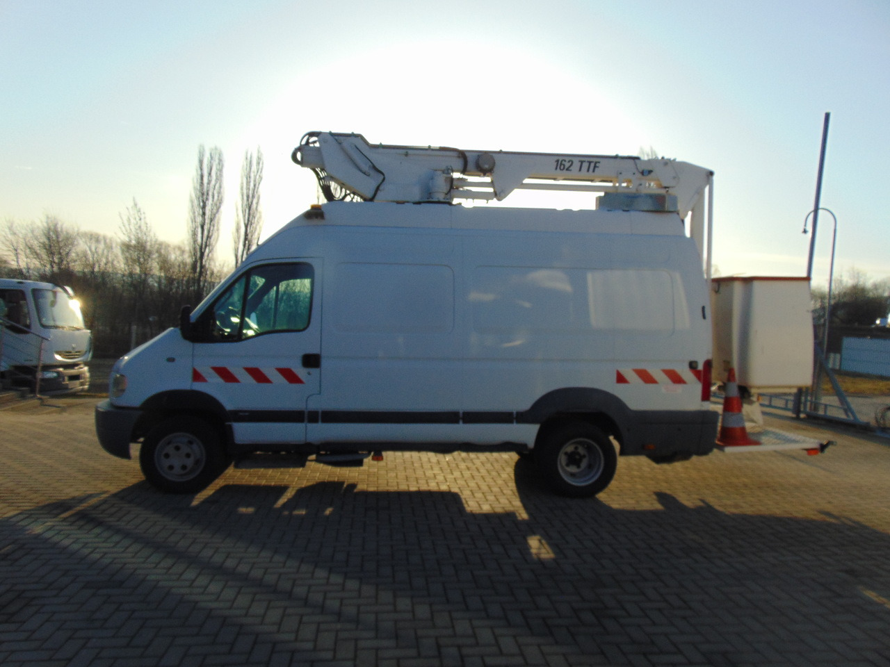 RENAULT Mascott 2,8dCi 110 L2H3 France Elevateur 152TTF 162TTF - Camion avec nacelle: photos 5 RENAULT Mascott 2,8dCi 110 L2H3 France Elevateur 152TTF 162TTF - Camion avec nacelle: photos 5