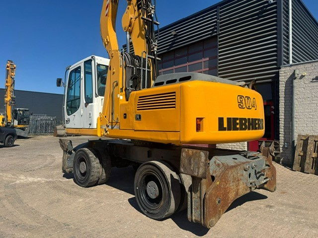 Liebherr A 904 C Litronic + Grab - Pelle de manutention: photos 2 Liebherr A 904 C Litronic + Grab - Pelle de manutention: photos 2