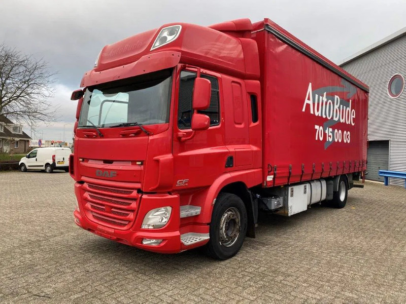 DAF CF400 / CURTAIN SAILS / BIG PLATFORM 2500 KG / DEB / NAVI / FULL-AIR / LWDS / ACC / AUTOMATIC / EURO-6 / 2015 - Camion fourgon: photos 1 DAF CF400 / CURTAIN SAILS / BIG PLATFORM 2500 KG / DEB / NAVI / FULL-AIR / LWDS / ACC / AUTOMATIC / EURO-6 / 2015 - Camion fourgon: photos 1