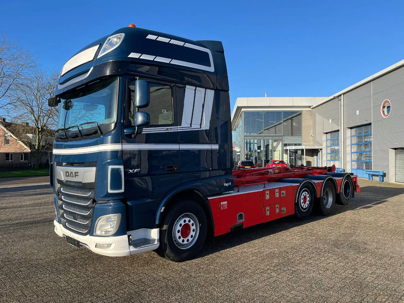 DAF XF106-530 8X2 / AJK HOOKLIFT 25000KG / 9 TON FRONT AXLE / NAVI / ONLY:612482 KM / SSC / AUTOMATIC / EURO-6 / 2019 - Camion ampliroll: photos 1 DAF XF106-530 8X2 / AJK HOOKLIFT 25000KG / 9 TON FRONT AXLE / NAVI / ONLY:612482 KM / SSC / AUTOMATIC / EURO-6 / 2019 - Camion ampliroll: photos 1
